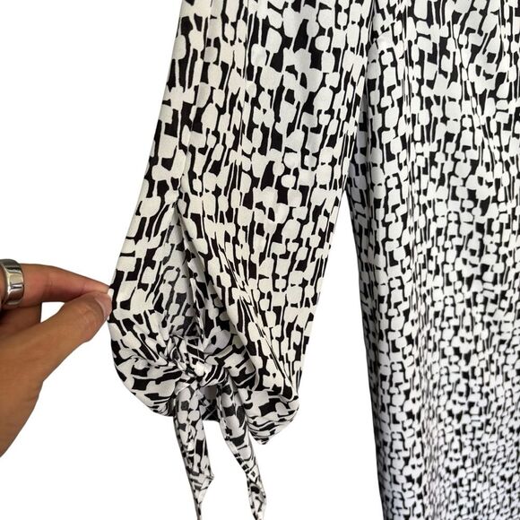 Tahari White & Black Patterned A-line Mini Dress 3/4 Sleeves Tie Detail Size 2 - Picture 4 of 9
